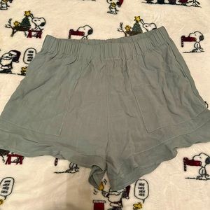 NWOT Women’s Cute Shorts, Medium